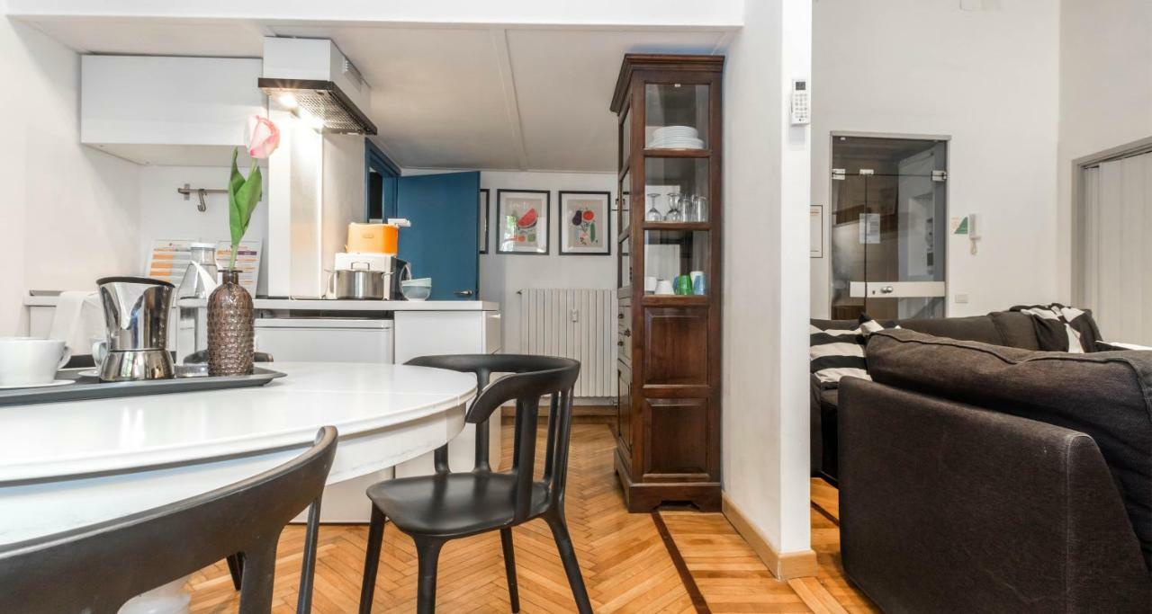 Hintown Castle Mansion Apartment Милано Екстериор снимка