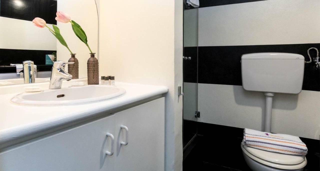 Hintown Castle Mansion Apartment Милано Екстериор снимка