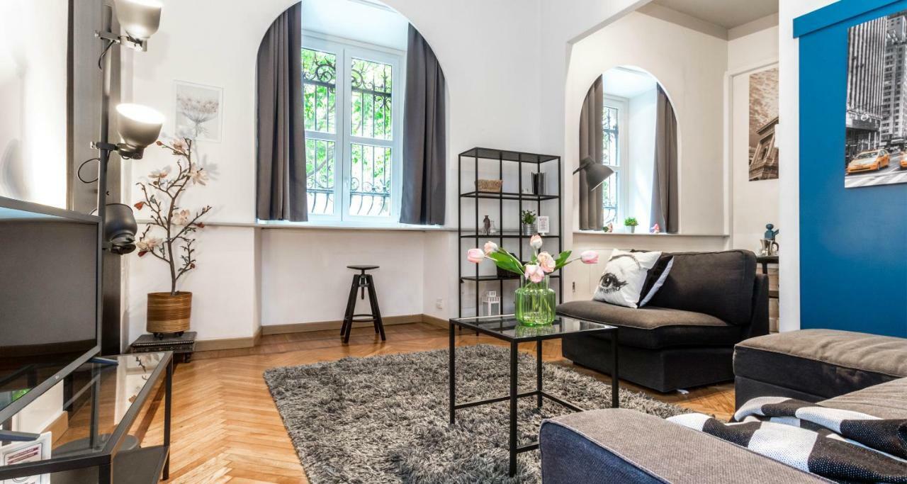 Hintown Castle Mansion Apartment Милано Екстериор снимка