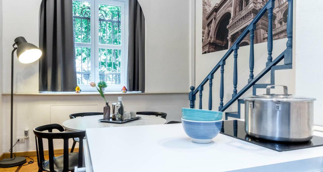 Hintown Castle Mansion Apartment Милано Екстериор снимка