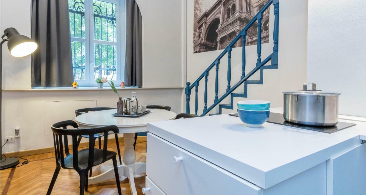 Hintown Castle Mansion Apartment Милано Екстериор снимка